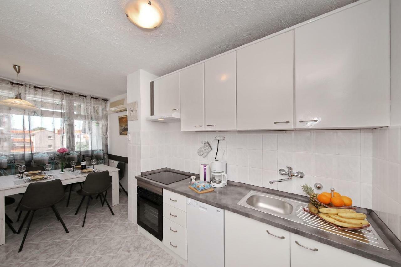 Apartman Lana In City Centre With Garage Zadar Eksteriør billede