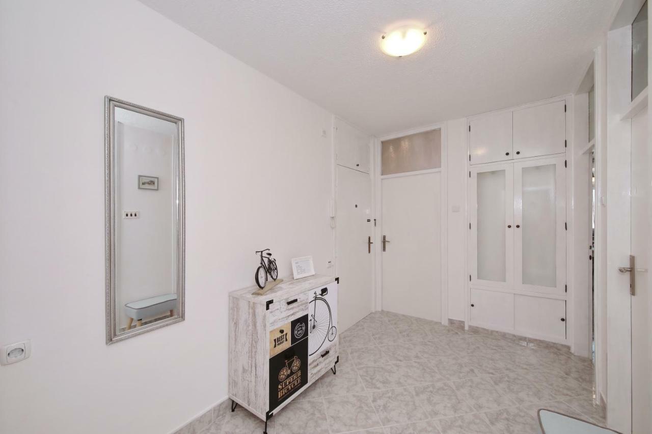 Apartman Lana In City Centre With Garage Zadar Eksteriør billede
