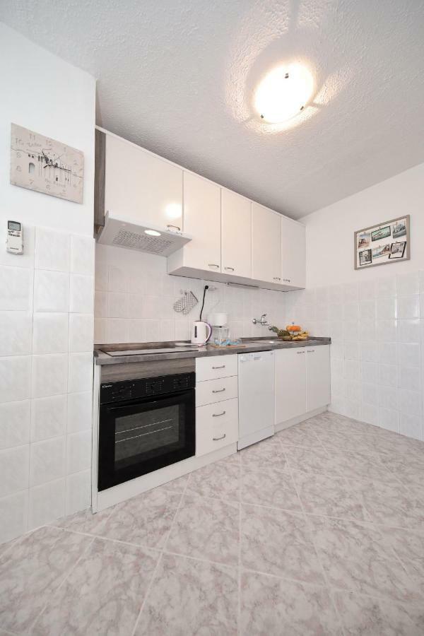 Apartman Lana In City Centre With Garage Zadar Eksteriør billede